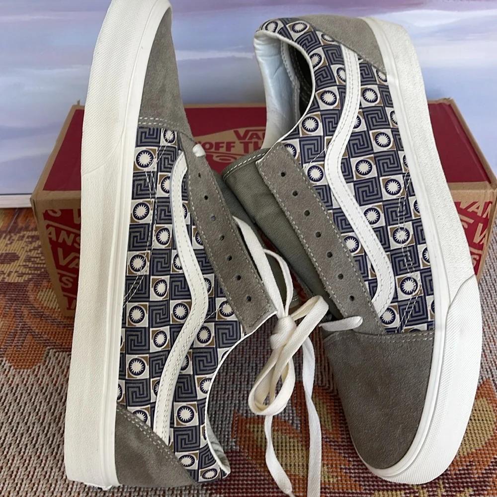 Vans WMNS Old Skool
Geo Trek Olive
VN0007NTOLV
Sneakers - Picture 11 of 16